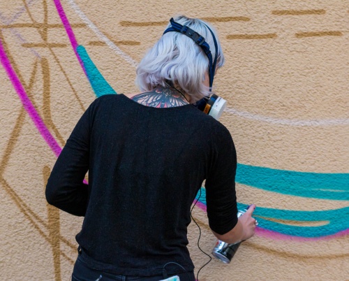 Bea Hopes (pictură murală) și Bucurie (compoziție audio) x Un-hidden Romania - intervenție artistică multidisciplinară în Iași