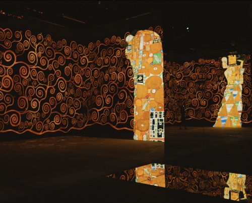 MINA, primul spațiu imersiv din România și cel mai mare centru de new media art din Europa de Sud Est, se deschide la București