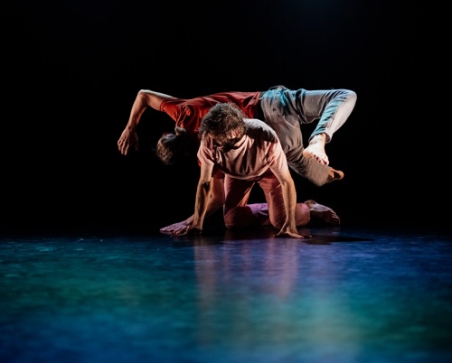 “More Reasons to Dance” - ateliere de dans & poetic movement și performance-ul All in Good Time