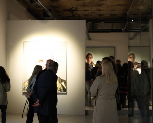 Sebastian Nasta – „Treci peste” @Meron Gallery