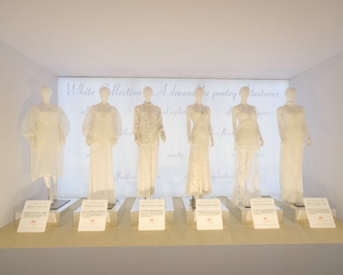 Design și textură: Raffaello by Mia Peculiar, colecție vestimentară expusă la Romanian Design Week