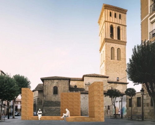 Instalația „Dormind în fânˮ, la Festivalul Internațional de Arhitectură și Design Concéntrico cu sprijinul ICR Madrid