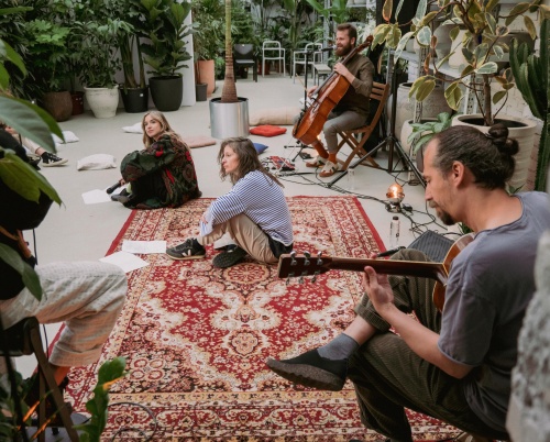 WHAT’S NEXT –  Covor Plante Poezie 2025, performance-ul ca formă de libertate și de deschidere către lume